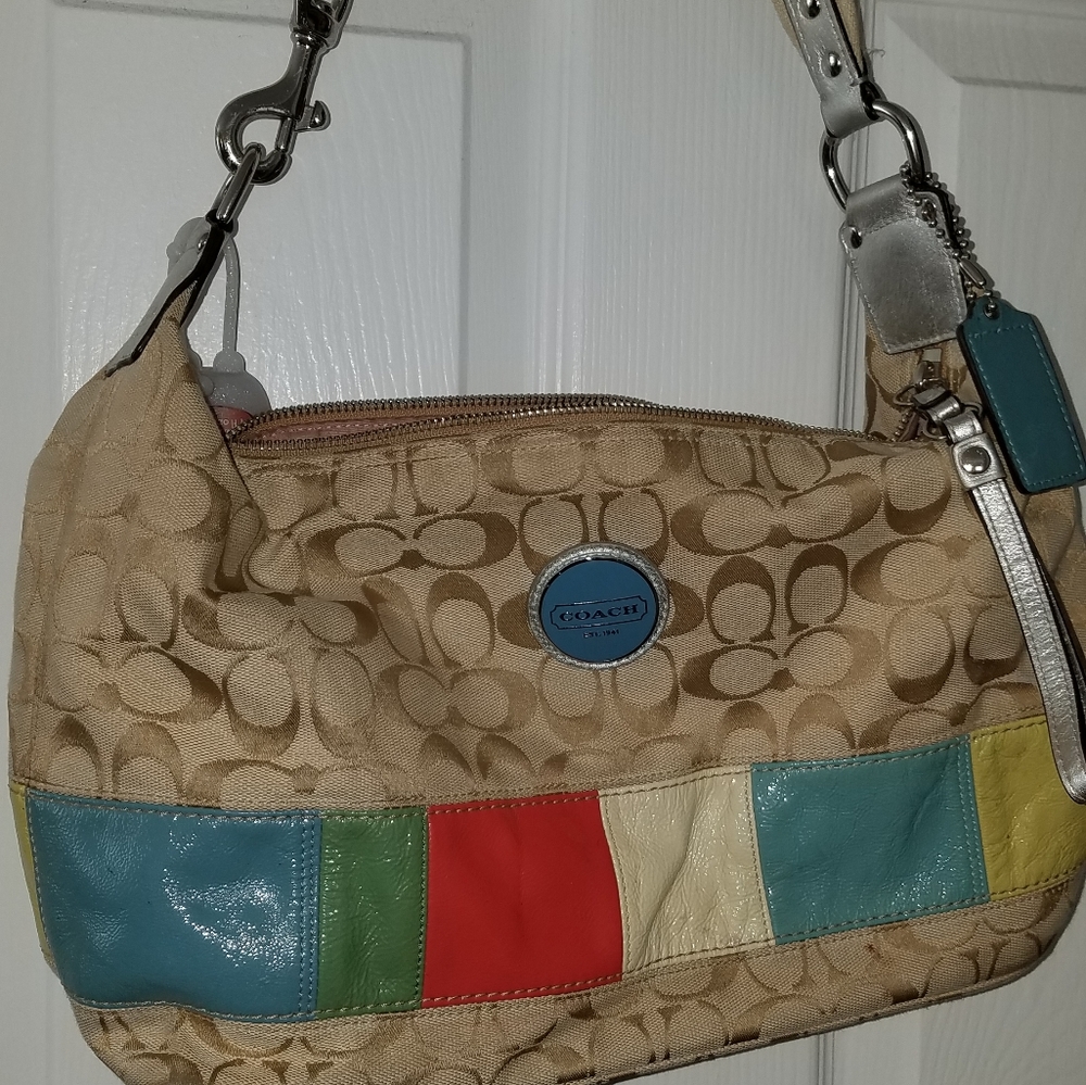 Medium size coach tote bag